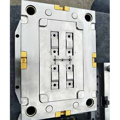 hot cold runner automotive injection mold for led protector 01 294b